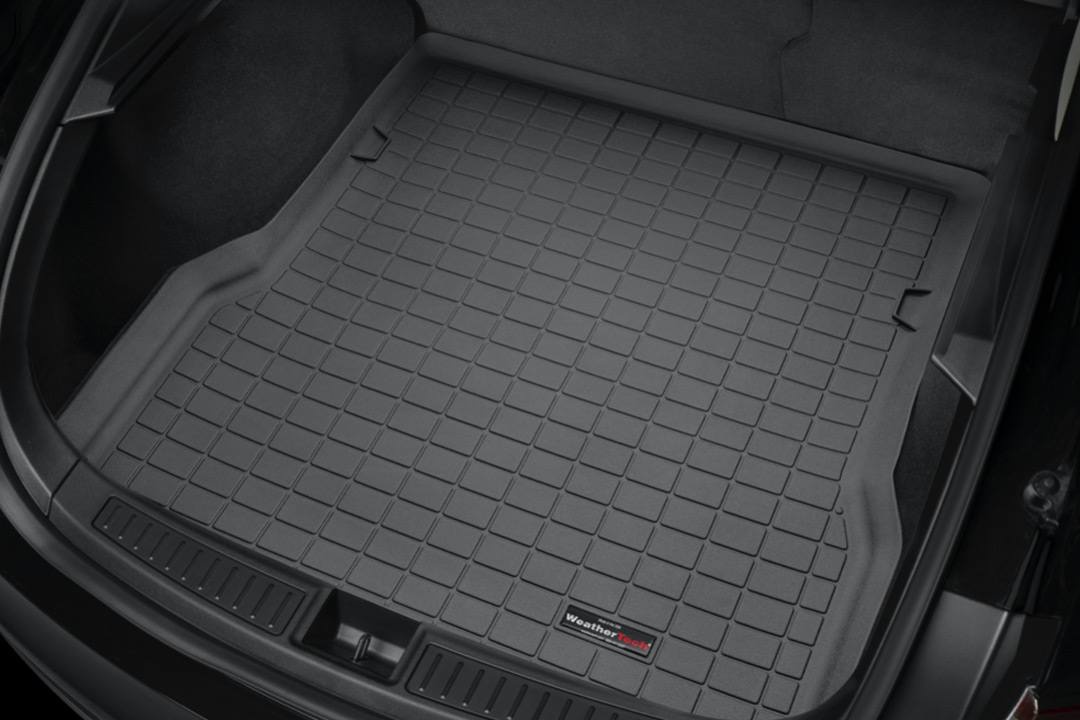 Car trunk rubber cargo liner mat for SUVs and trucks