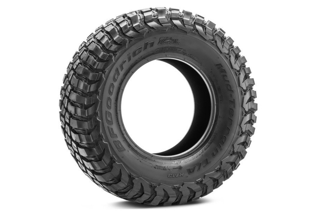 Aggressive Off-Road Mud-Terrain Tire